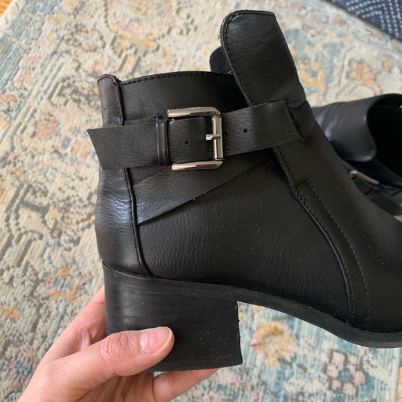 MIA Black Booties - Picture 3 of 8